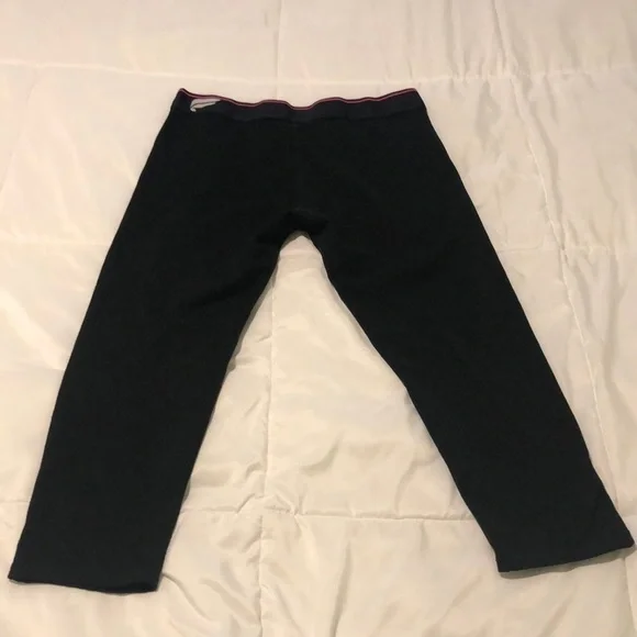 Fabletics black Capri leggings with stripe - Picture 5 of 6
